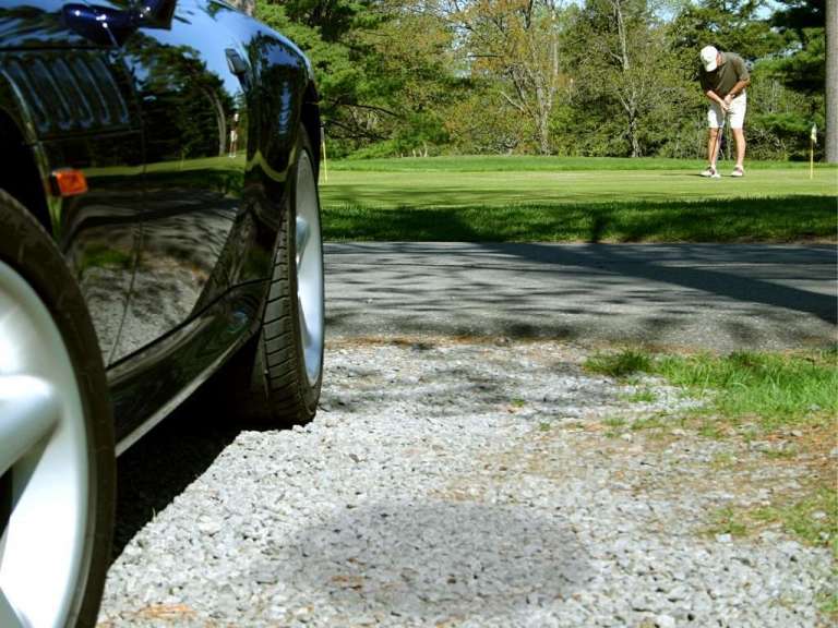 10 Dinge, die Golfer immer im Kofferraum haben sollten
