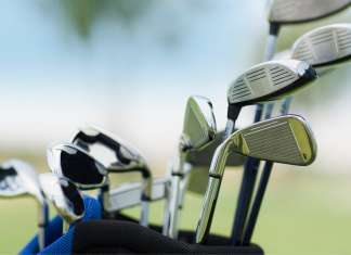 Golfschläger mieten: Warum „Clubs to Hire“ für Golfreisen immer beliebter wird Golfschläger Set in Golftasche