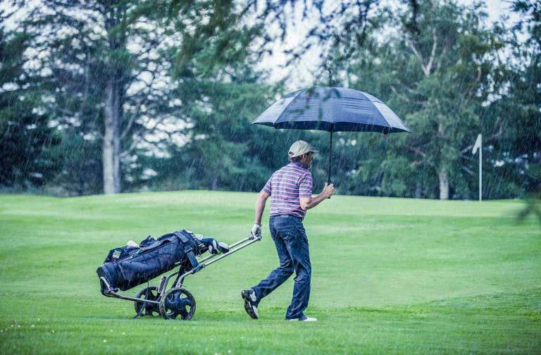 Golfschirme – Den richtigen Schirm zum Golfen finden