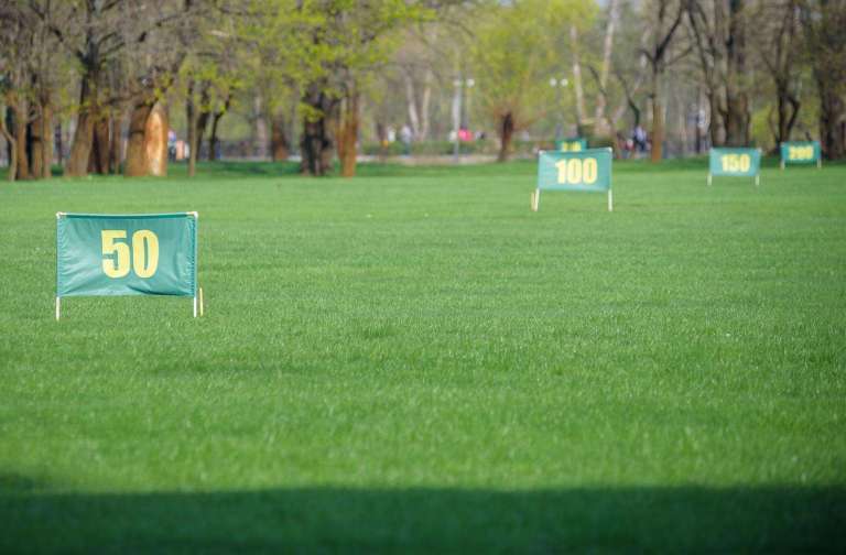 Entfernungsmesser für Golfer: GPS-Uhr, App oder Golf-Laser?
